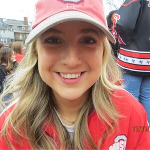 Meet your Posher, Claire